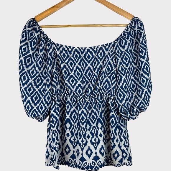 Eclair Blue and White Geometric Top - Sz Small - NWT - Smocked front - Picture 8 of 14